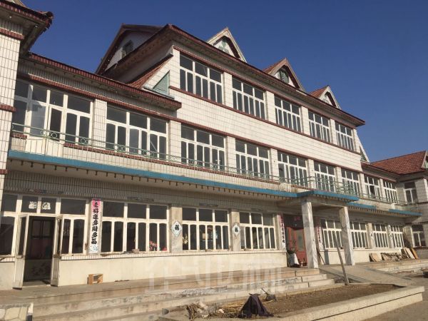 厂房正门图