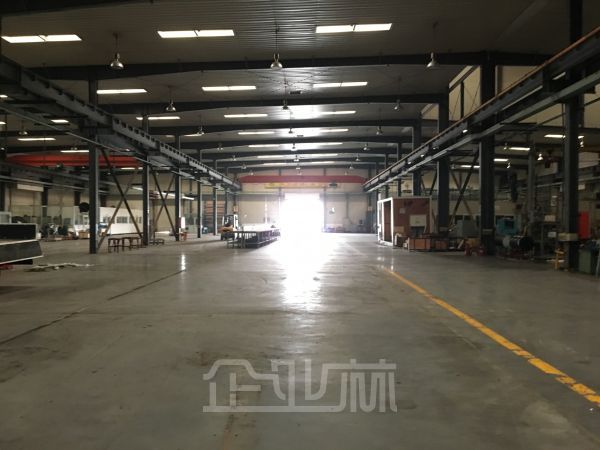 独门独院 单层厂房5200平 9米 空地15亩