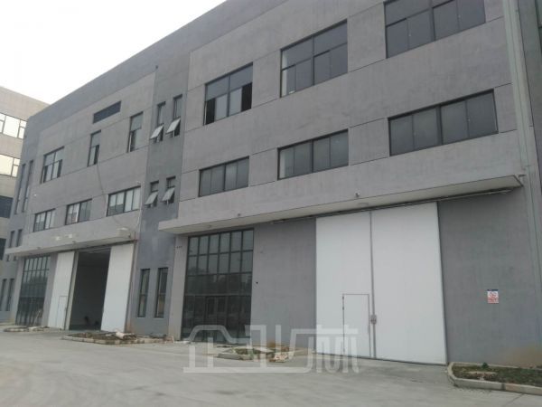 苏州吴江开发区8400平一层可架行车厂房分割出租