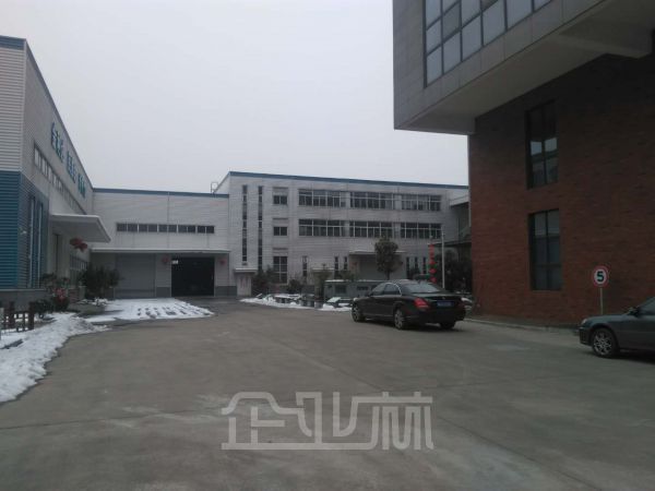 无锡锡山区17000平单层架行车精装厂房出租
