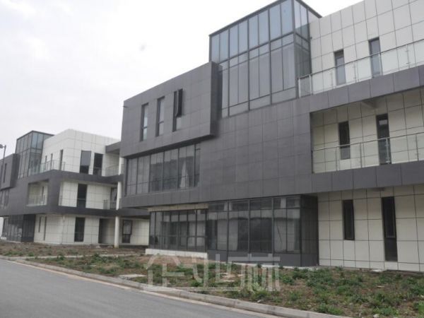厂房正门图
