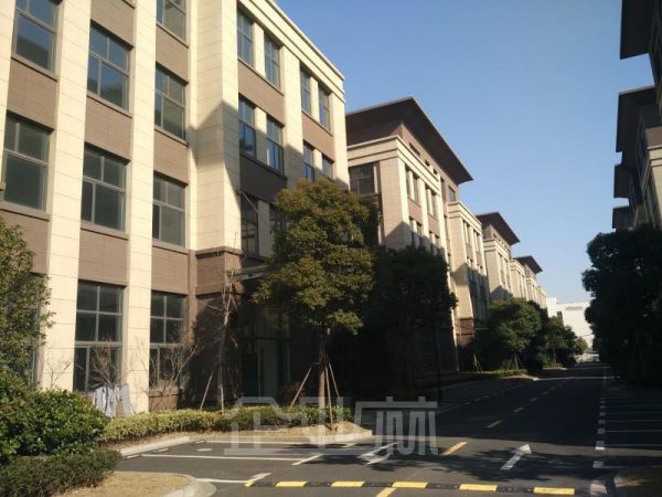 厂房正门图