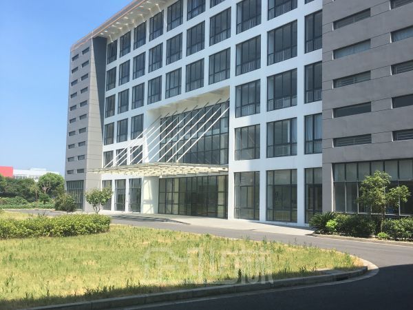 近上海 高性价比单层厂房出售 占地近60亩