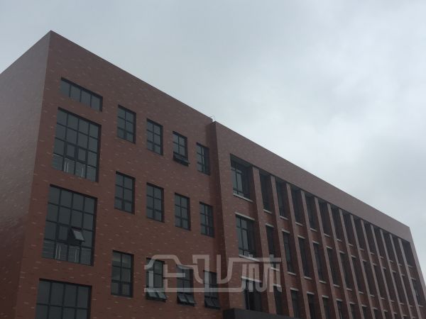 厂房正门图
