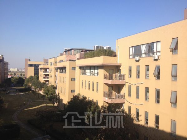 厂房正门图