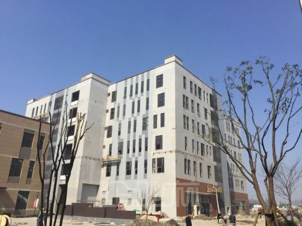 厂房正门图