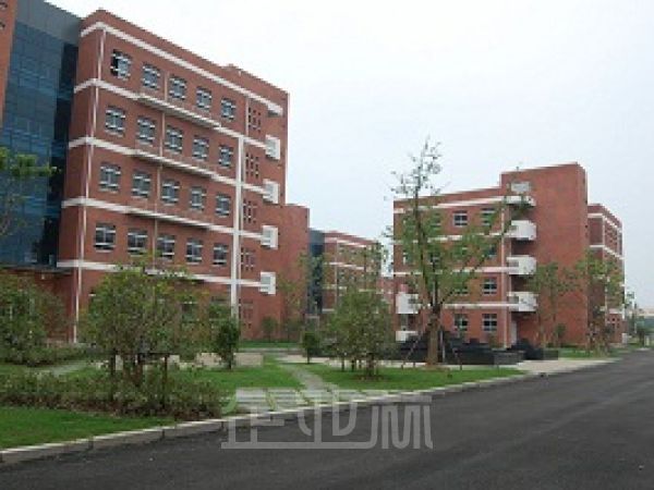 厂房正门图