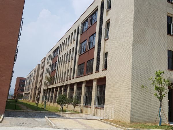 厂房正门图