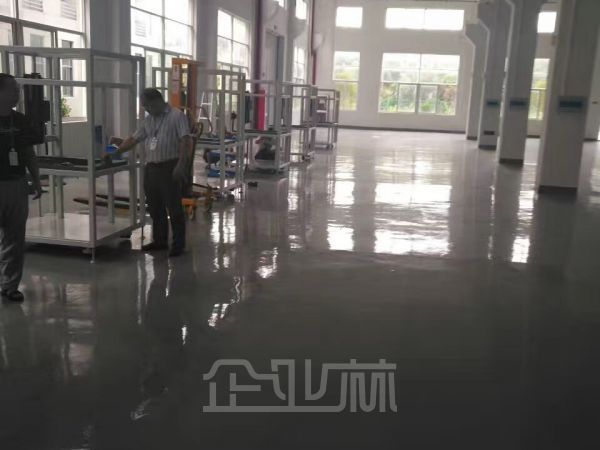 厂房正门图
