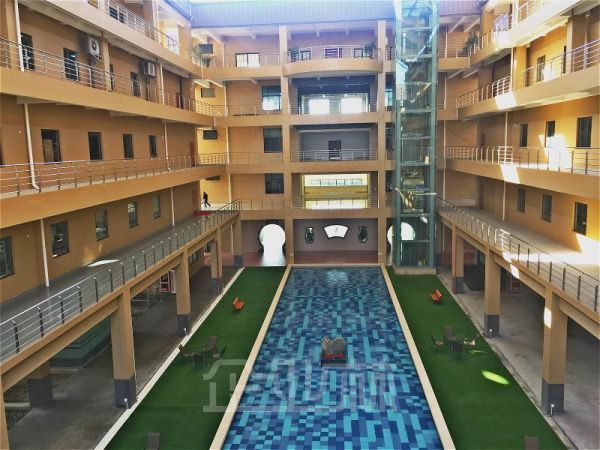 厂房正门图