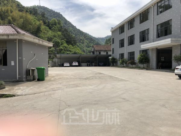 厂房正门图