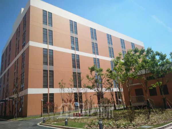 上海金山工业区6615平多层厂房出售    售价8000元/平米