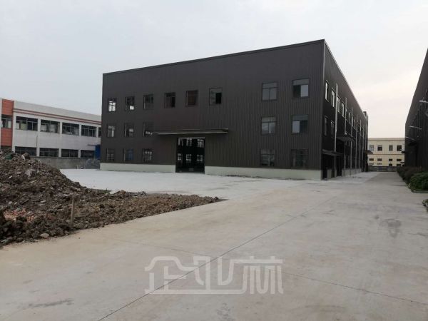 平湖5000平双层厂房出租    租金25元/月/平米