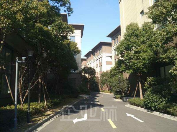 厂房正门图