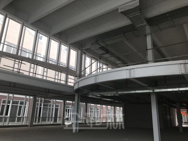 厂房正门图