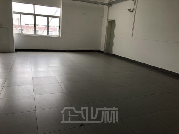 厂房正门图