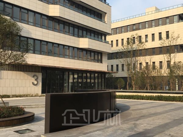 厂房正门图