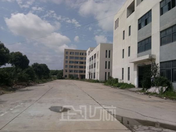 张家港近苏虞张公路50000平电子厂房出租
