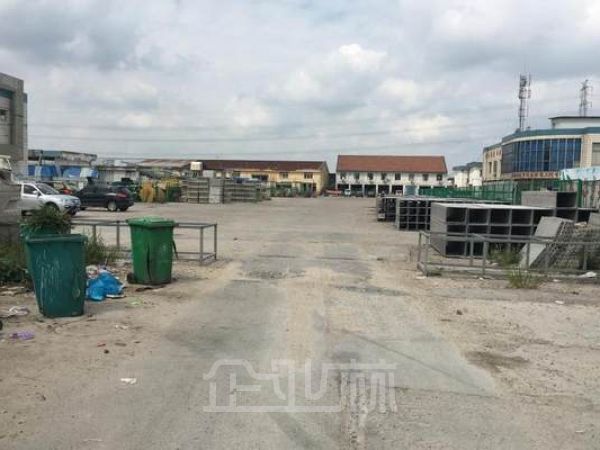 上海市南汇区宣桥镇沪南公路8881号的土地及厂房拍卖中