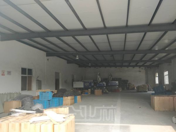 南新镇 厂房 2500平米