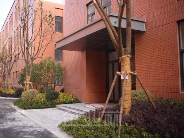 厂房正门图