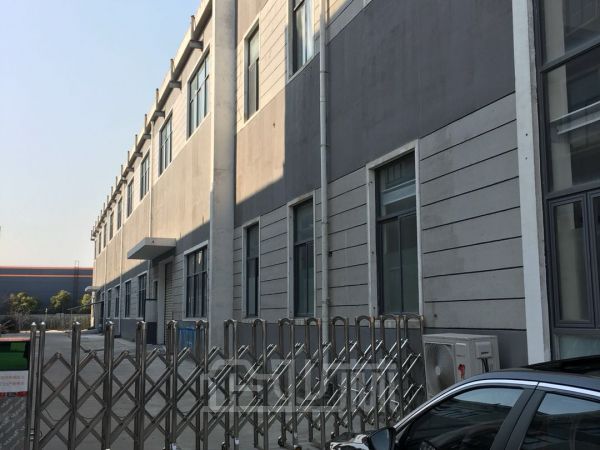 永丰街道 一局三火车头厂房2100平