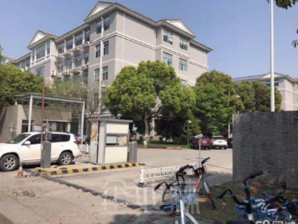 无锡滨湖区4810平多层厂房对外出售    售价5000元/平米