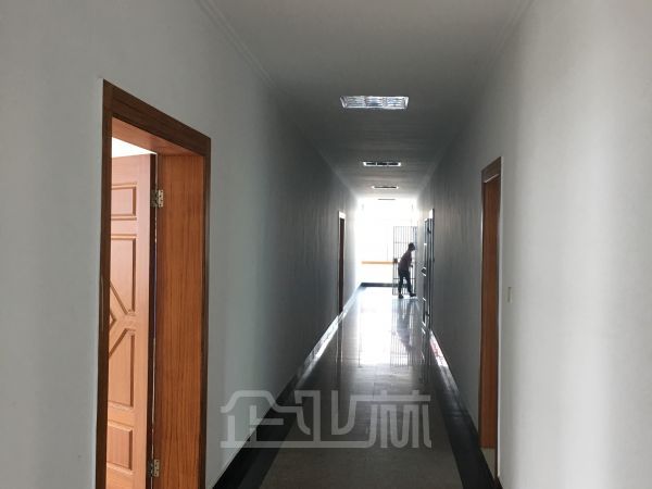厂房正门图