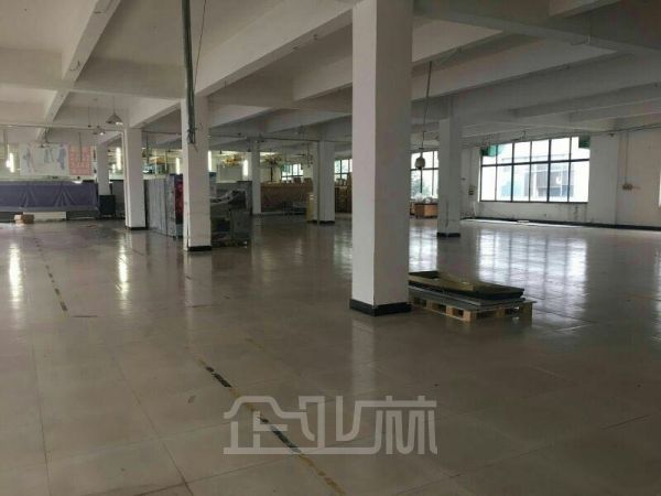 紧邻中环1号线地铁口 104板块厂房987平 便宜出售