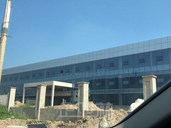 厂房正门图