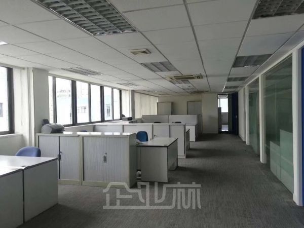 厂房正门图
