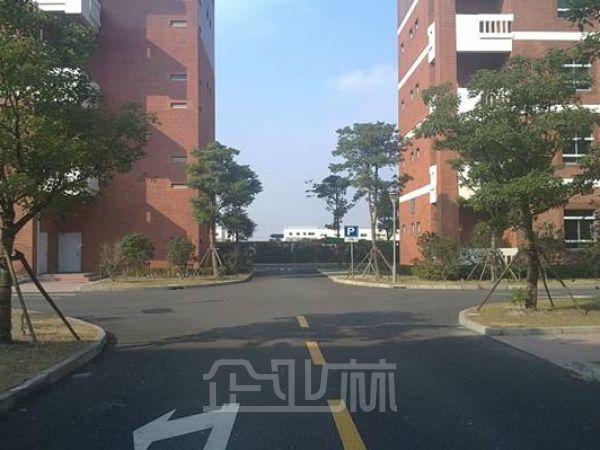 厂房正门图