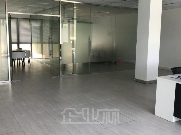 厂房正门图