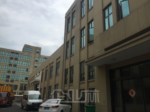 厂房正门图
