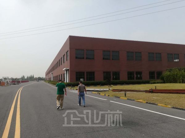 如皋吴窑镇10000平单层厂房对外出租，租金15元/月/平米