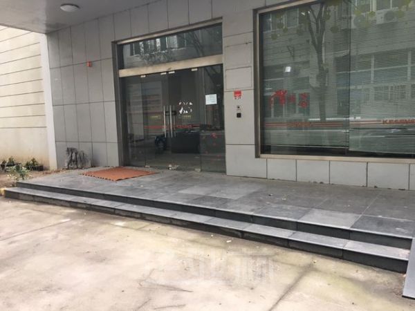 厂房正门图