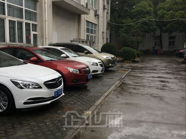 厂房正门图