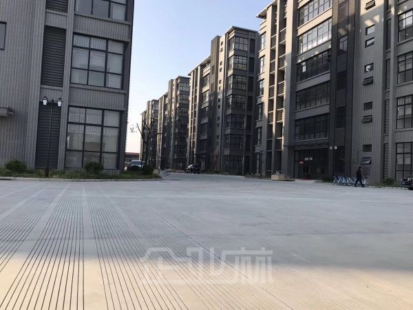 厂房正门图