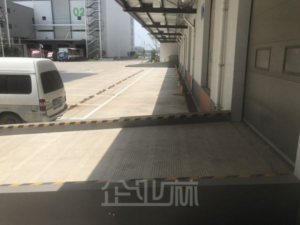 厂房正门图