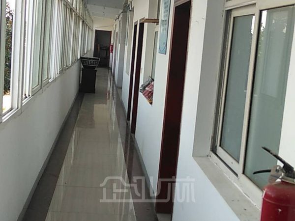 厂房正门图