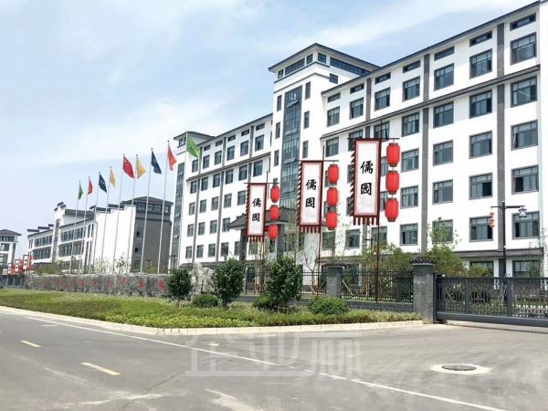 厂房正门图