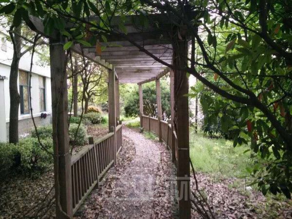 厂房正门图