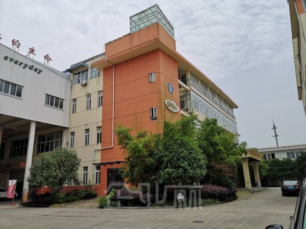 厂房正门图