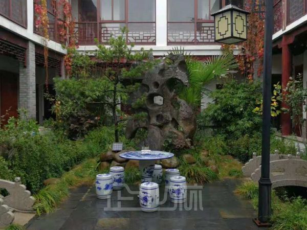 苏州吴中区东山2亩土地1000平精装民宿出售