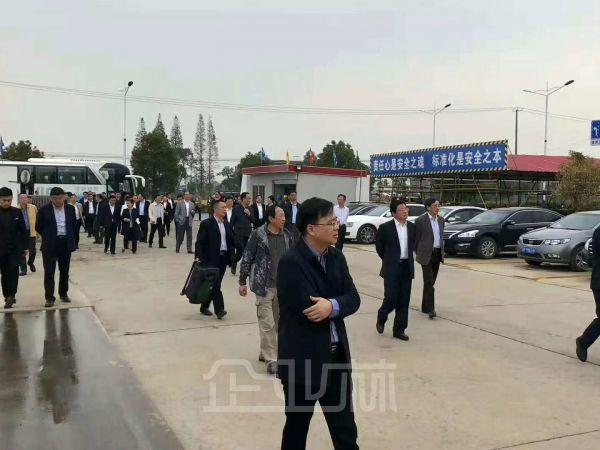 厂房正门图
