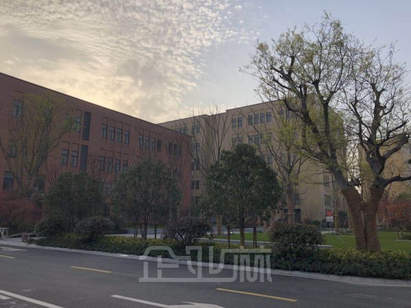 宝山104板块标准厂房盛大招租，中介1-1.5个月佣金