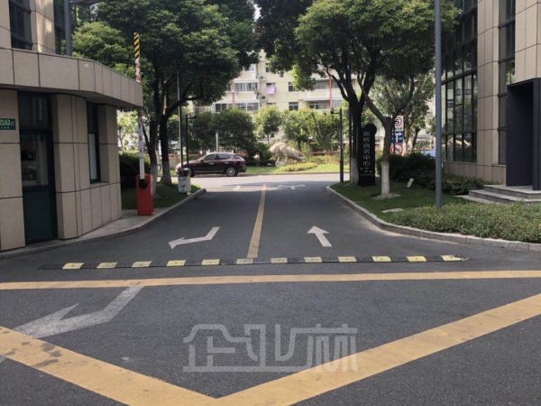 办公正门图