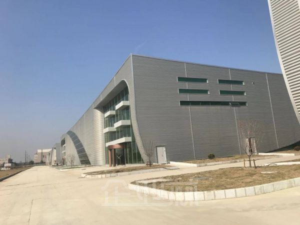 厂房正门图