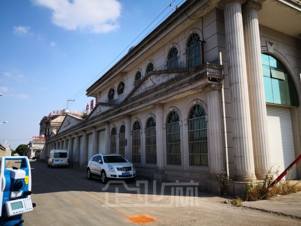 张家港市凤凰镇安庆村原万富安集团厂区内，现在仓库、厂房、车间、办公楼等向外招租