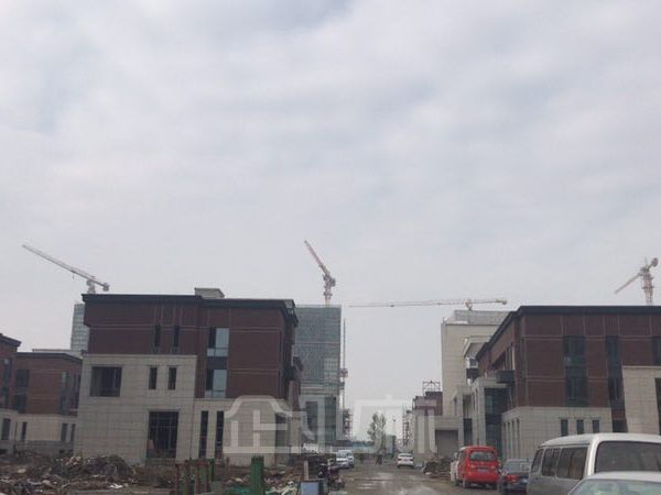厂房正门图